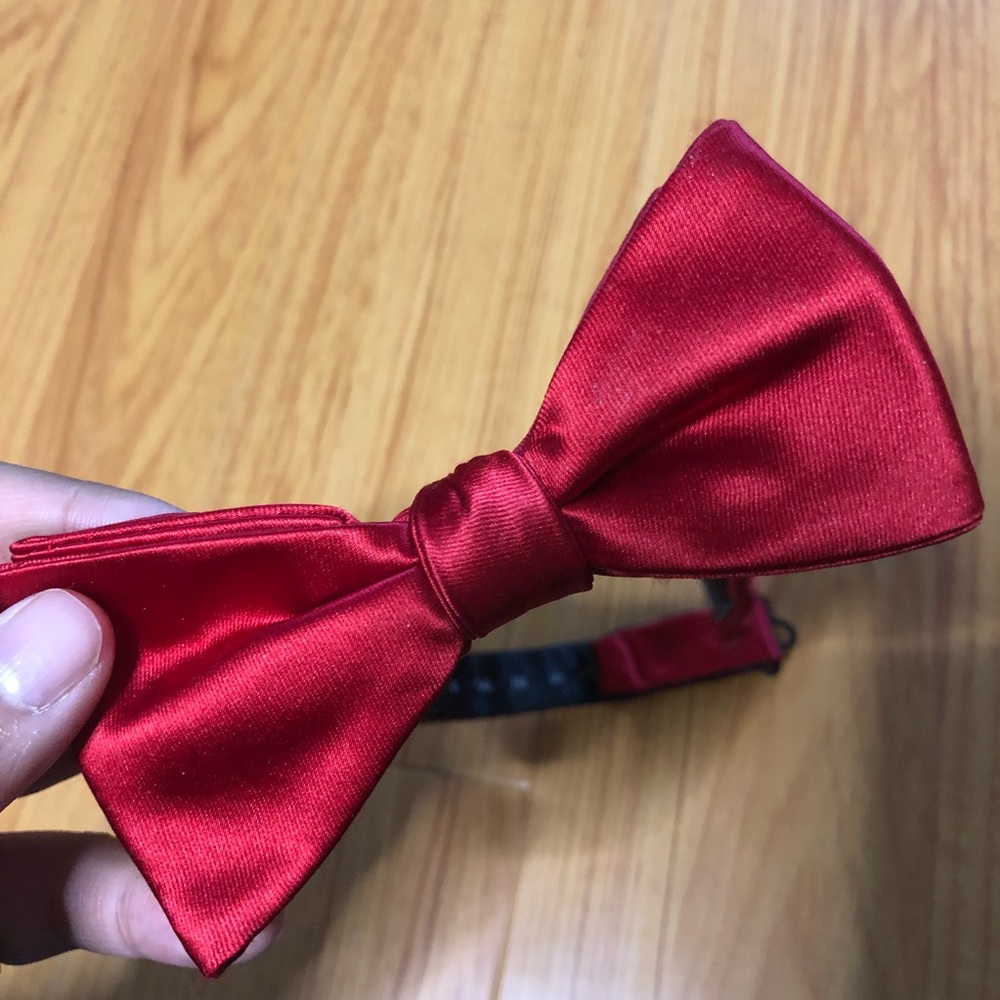 Bow tie